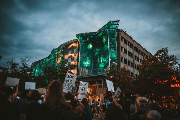 Spectacles magiques à cannes : vivez des moments inoubliables